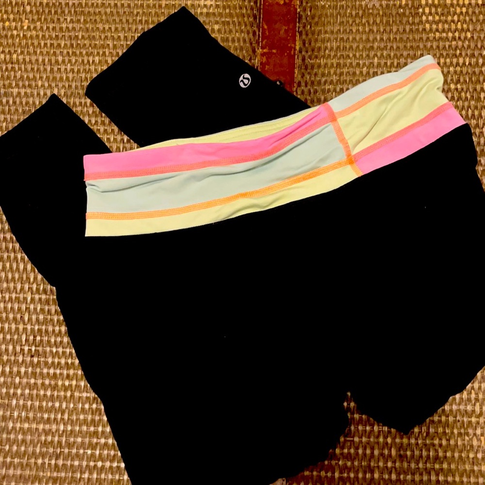 Lulu lemon workout, mid calf.